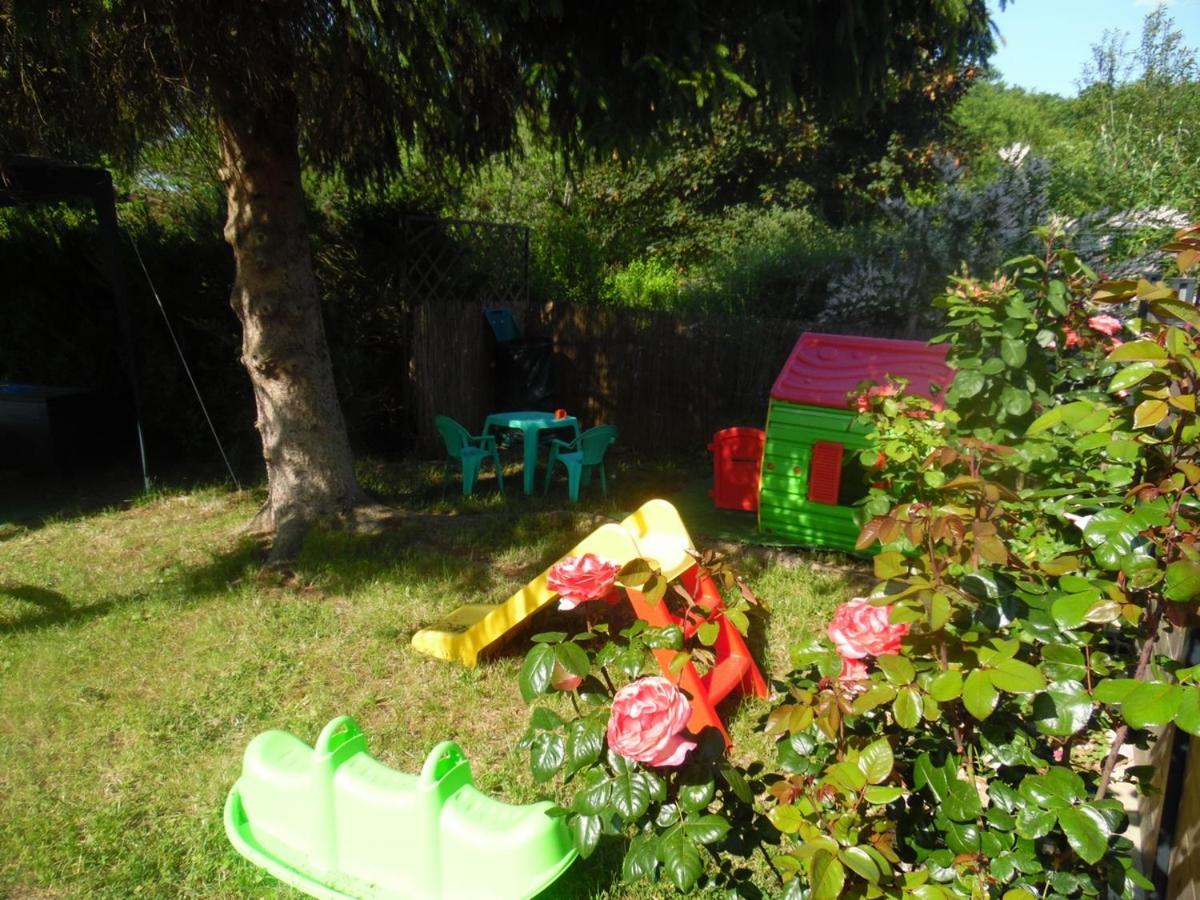 Le Clos Des Tuileries Montholon Exterior photo